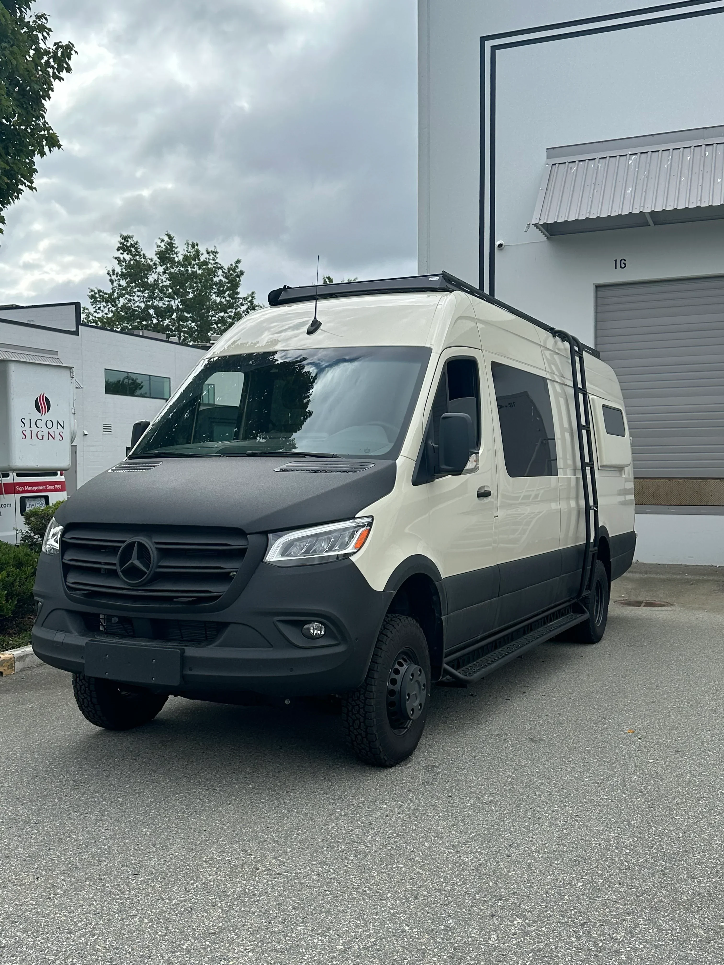Aluminum Sprinter Side Ladder - High Roof - Image 7