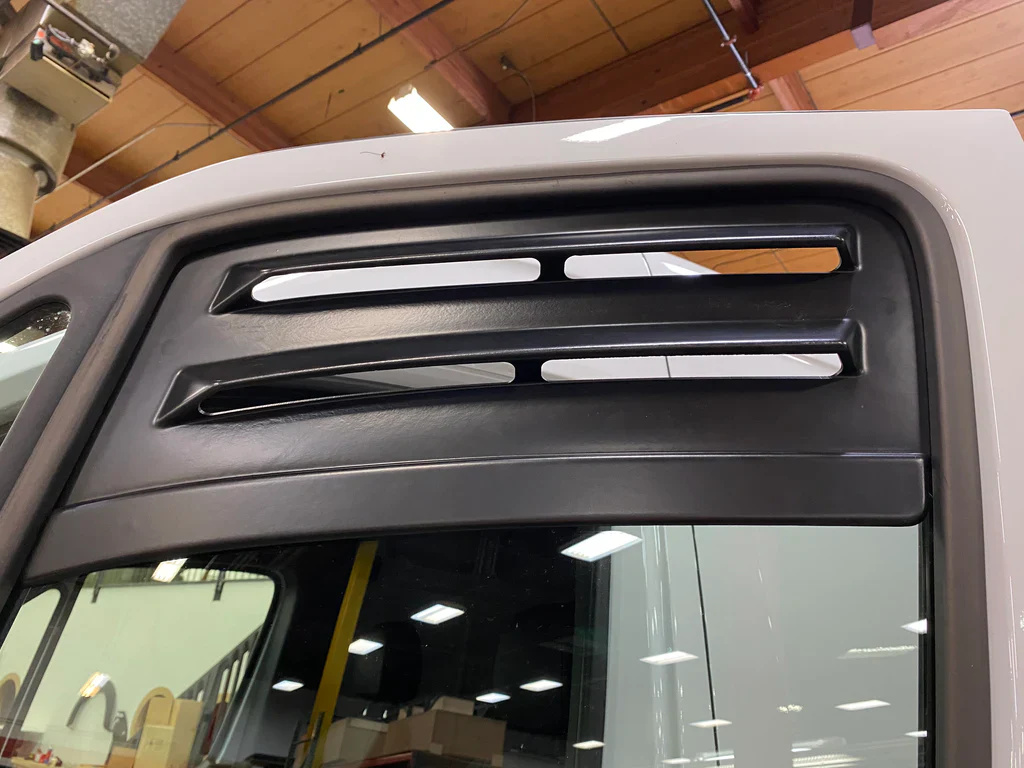 Bug Barrier / Sprinter Window Vent - Image 6