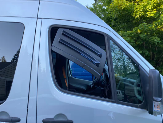 Bug Barrier / Sprinter Window Vent - Image 7