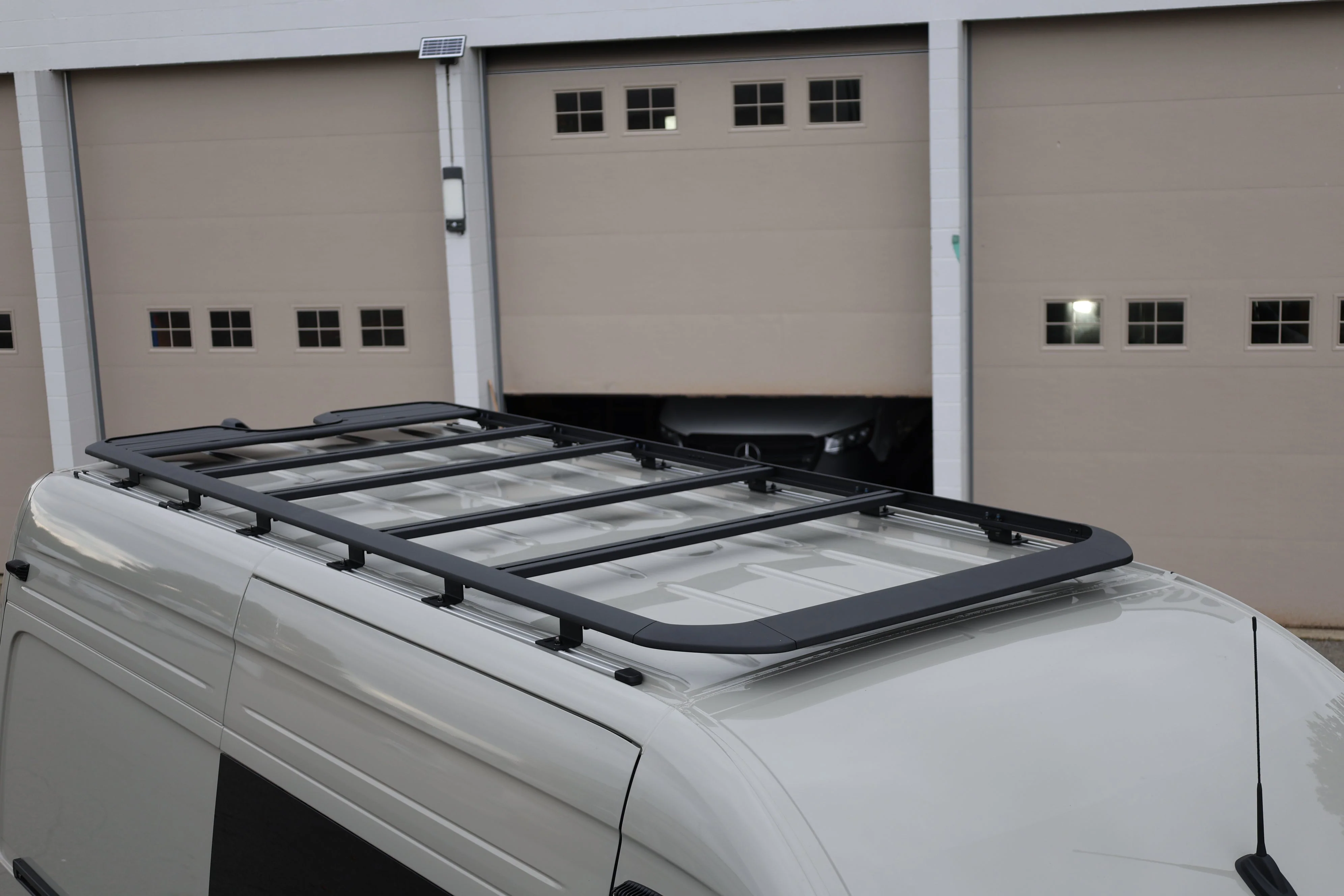 Roamlabx EDGE Roof Rack – Sprinter Low Profile Rack - Image 18