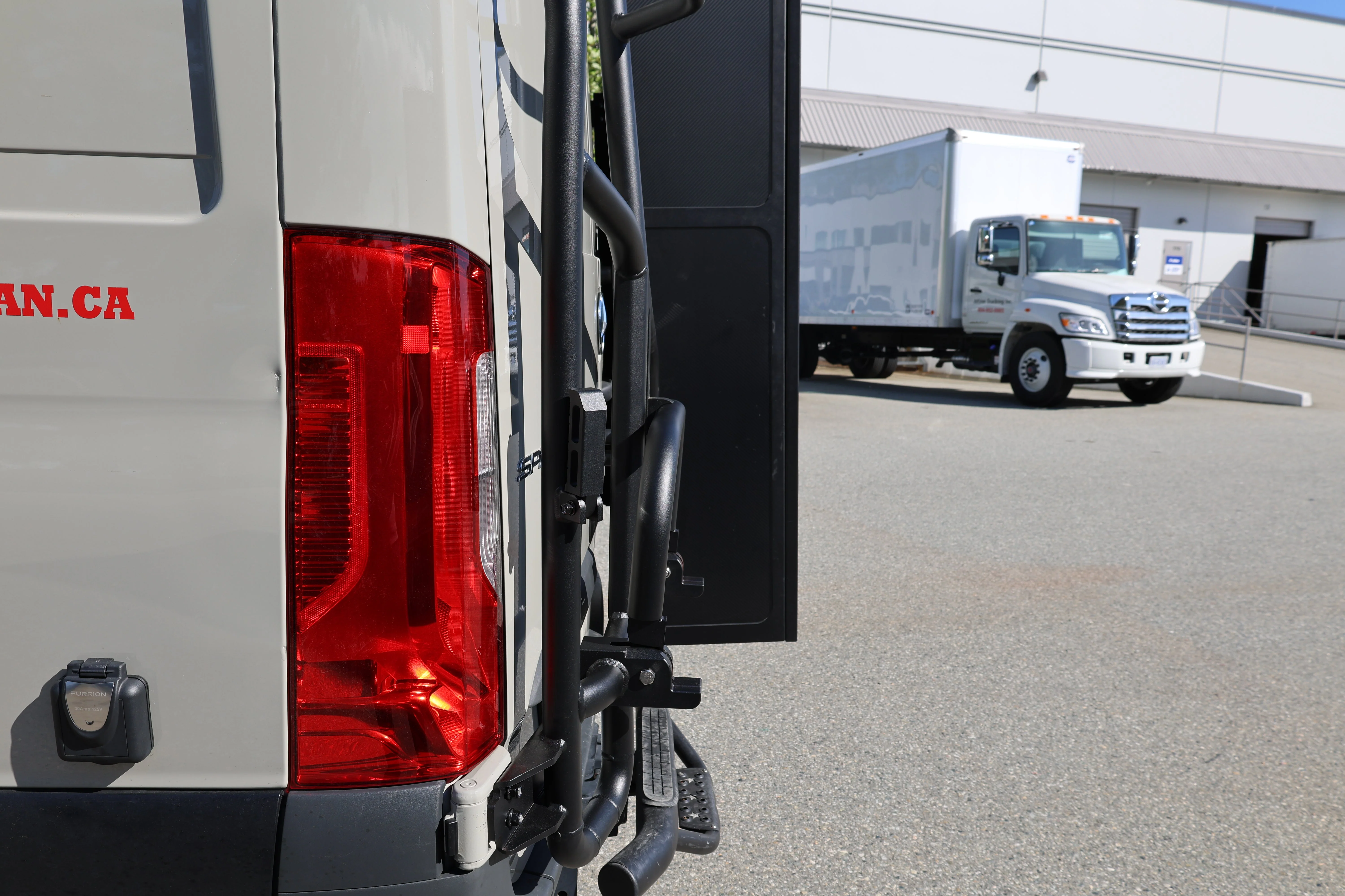 Sprinter two-in-one tire ladder carrier - Image 10