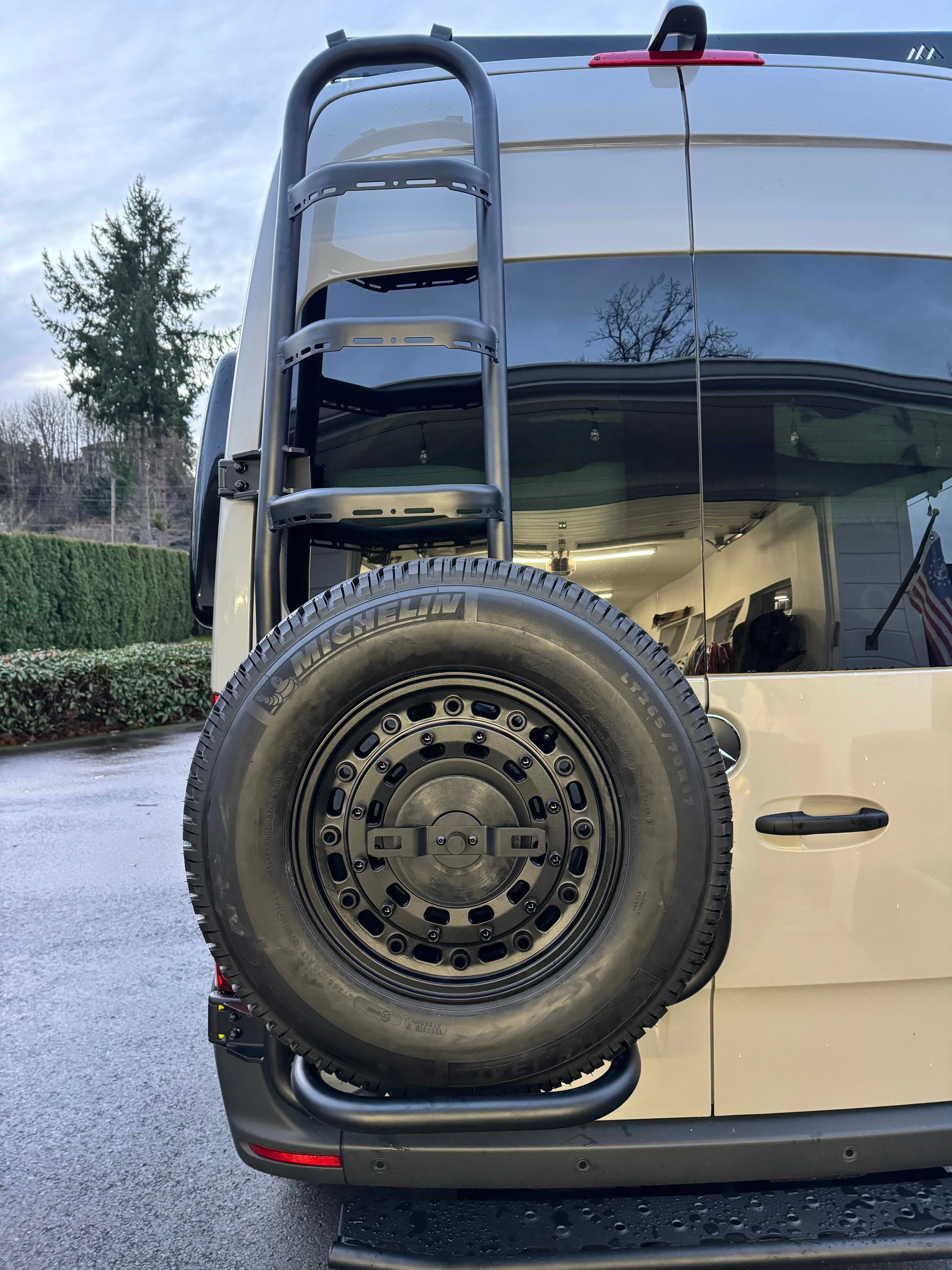 Sprinter two-in-one tire ladder carrier - Image 12
