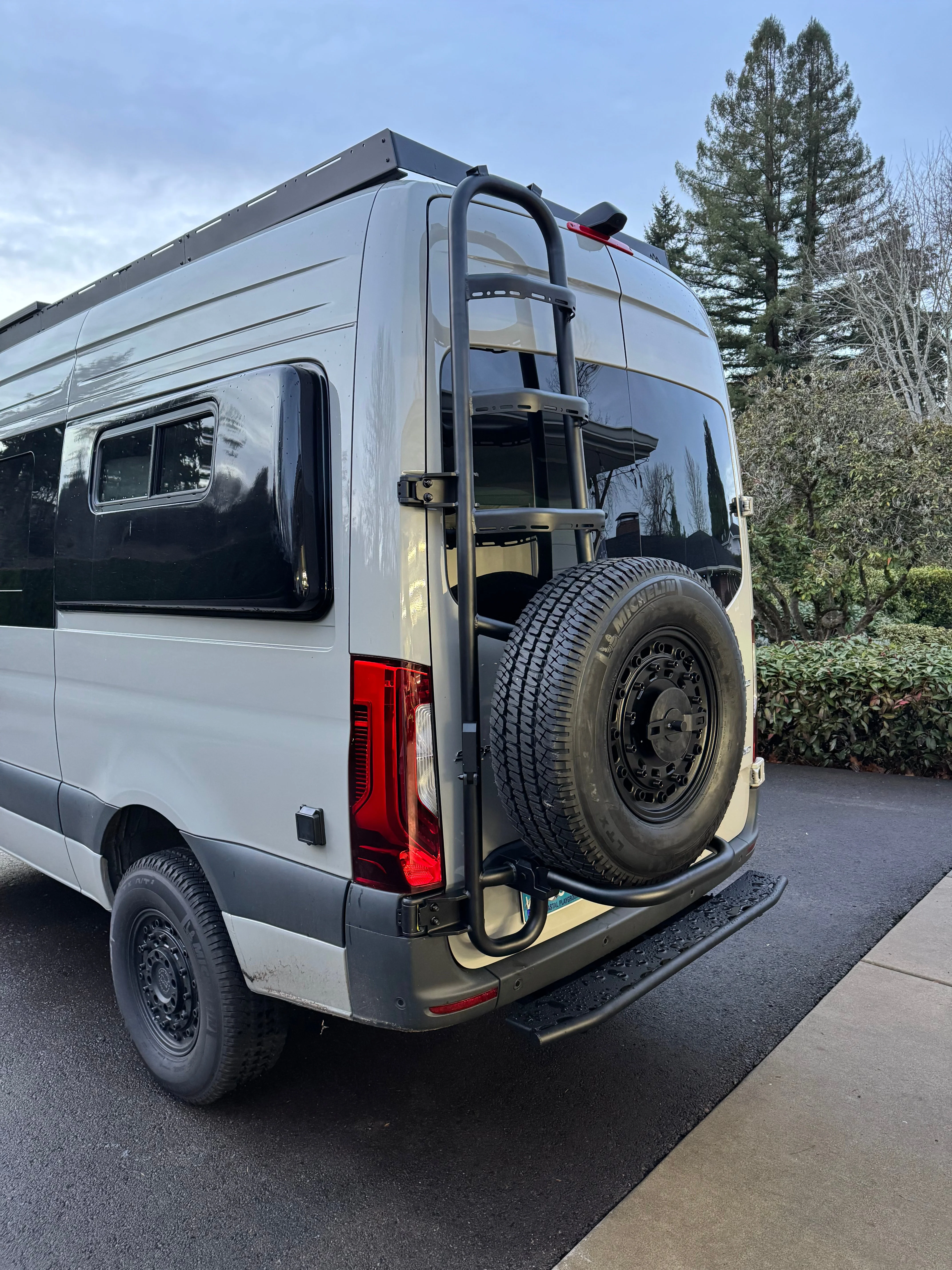 Sprinter two-in-one tire ladder carrier - Image 15
