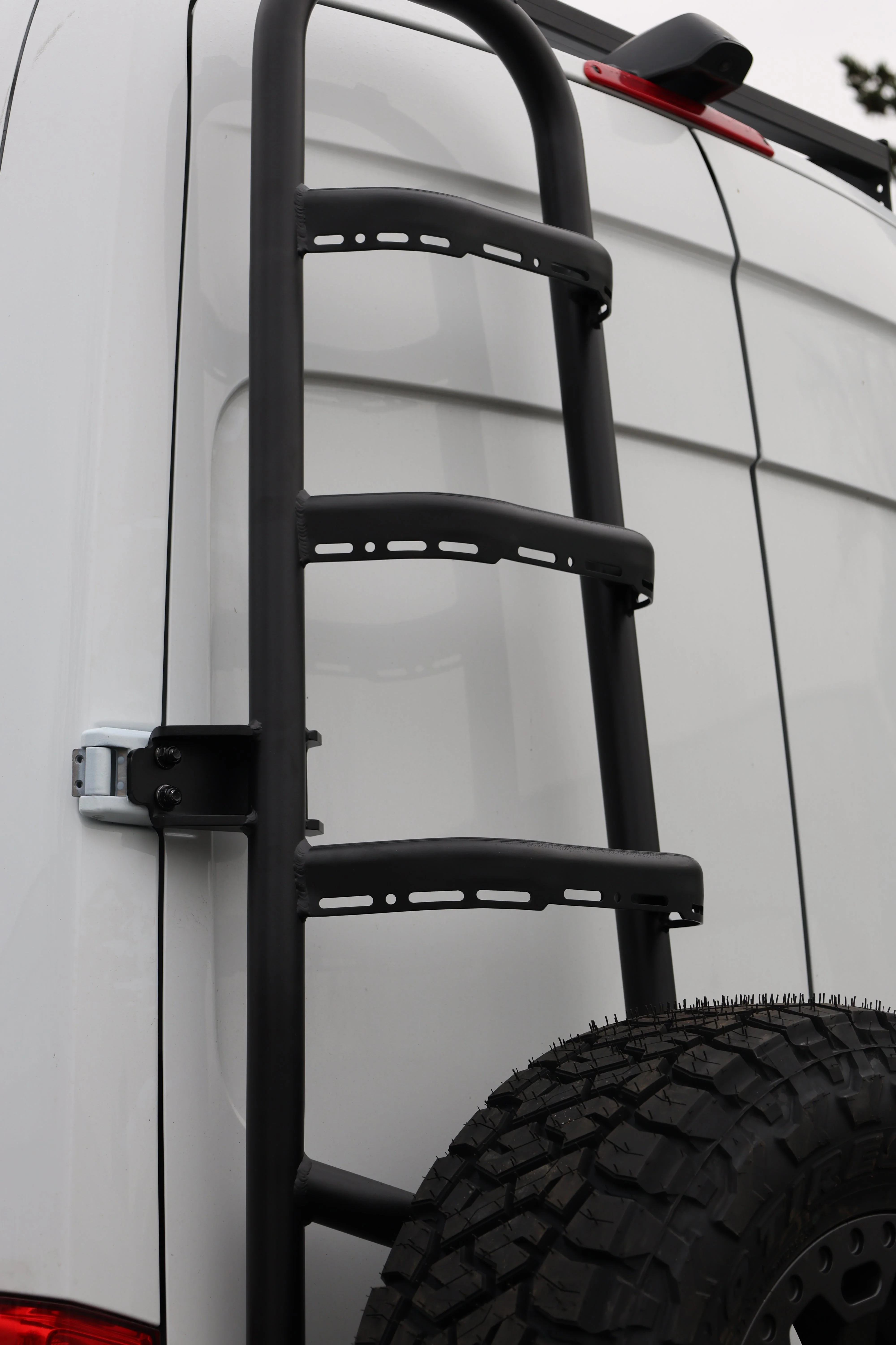 Sprinter two-in-one tire ladder carrier - Image 19