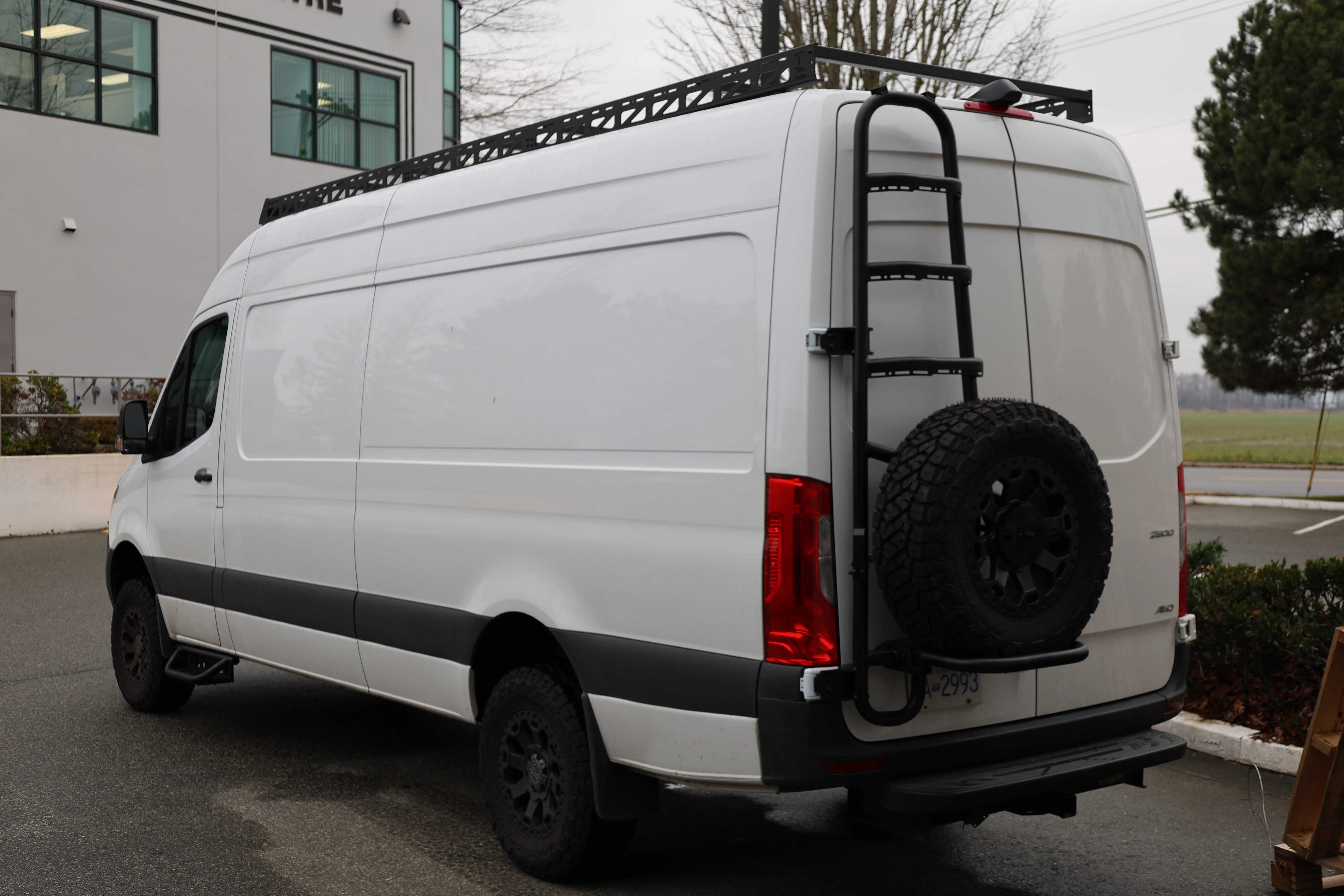 Sprinter two-in-one tire ladder carrier - Image 20