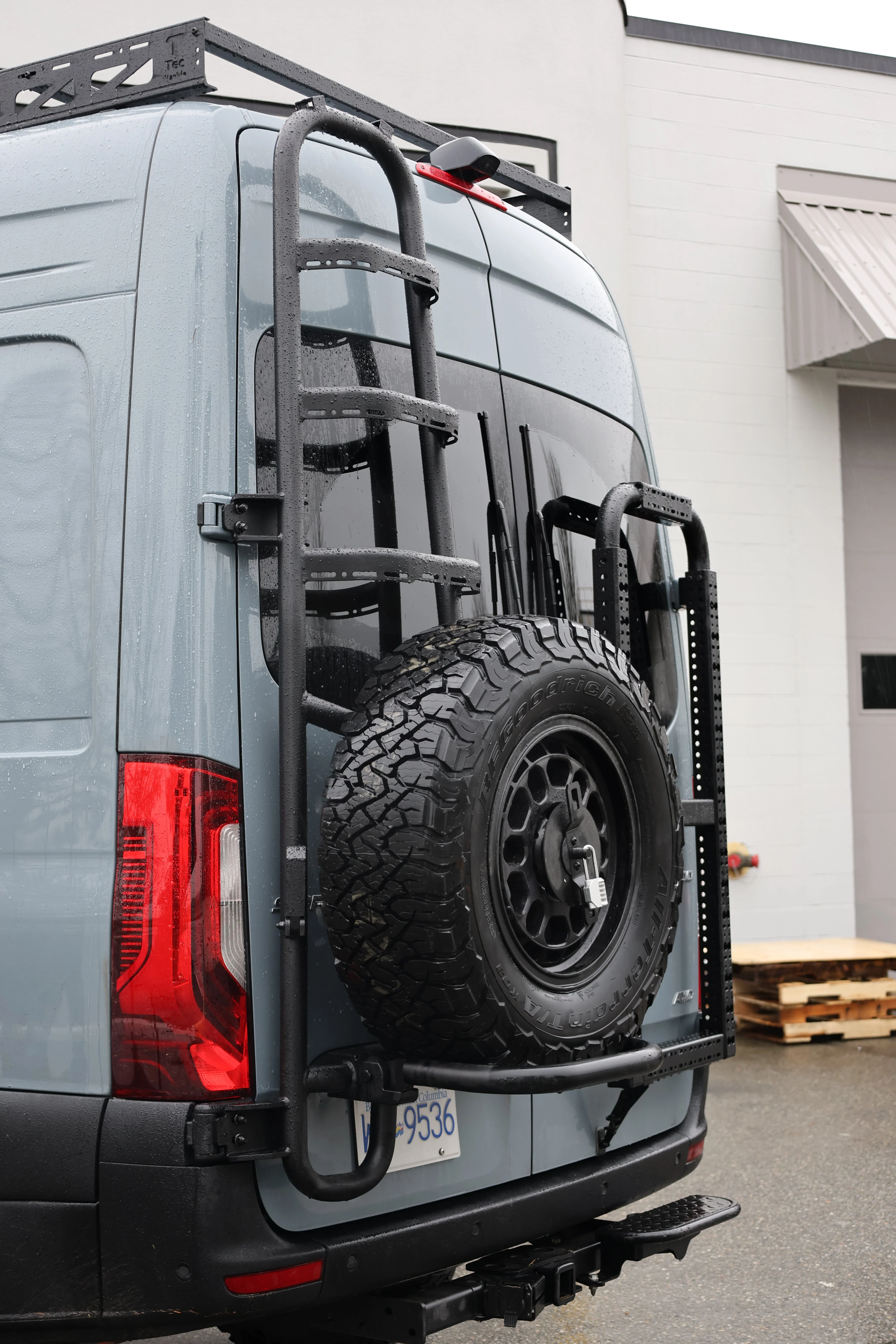 Sprinter two-in-one tire ladder carrier - Image 22