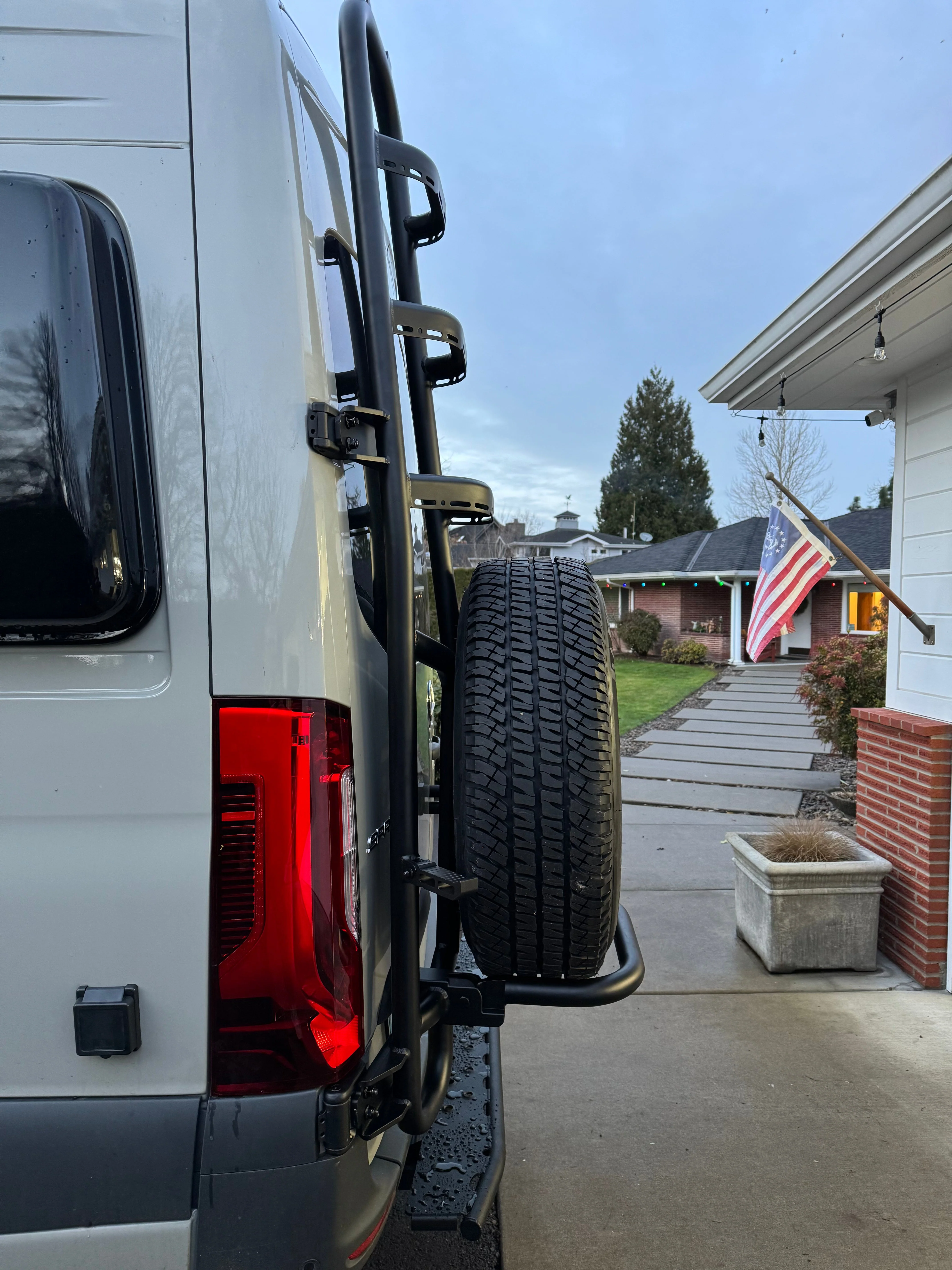 Sprinter two-in-one tire ladder carrier - Image 3