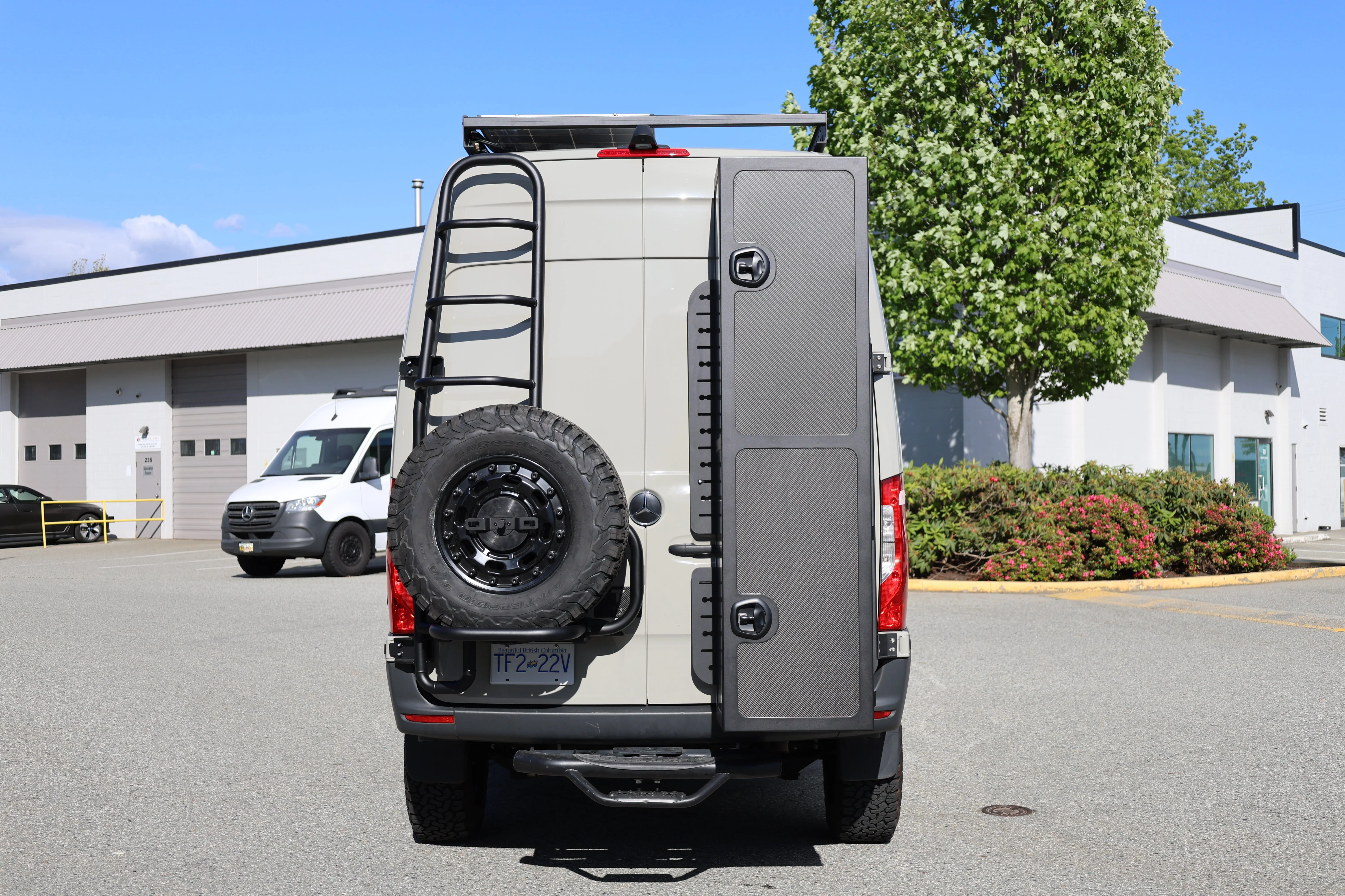 Trenta Ski / Multisport Storage Box - Carbon Fiber - Image 3